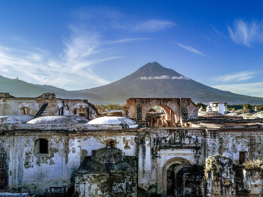 Hotel Palacio De Dona Leonor Guatemala City Exterior photo